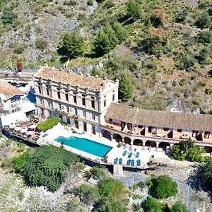 https://complejo-turistico-rural-la-garganta.es-andalucia.com